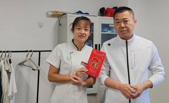 2024年9月13日，酒店，全體員工，發(fā)放中秋節(jié)福利_副本.jpg