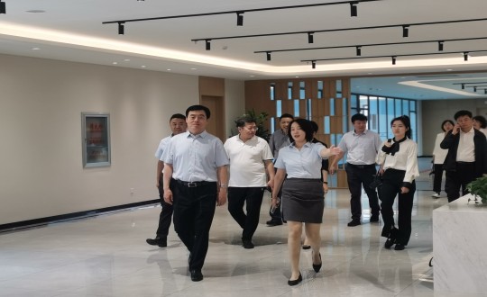 2024年6月26日，省慈善總會會長田錦塵一行蒞臨康養(yǎng)地產(chǎn)公司參觀調(diào)研_副本.jpg
